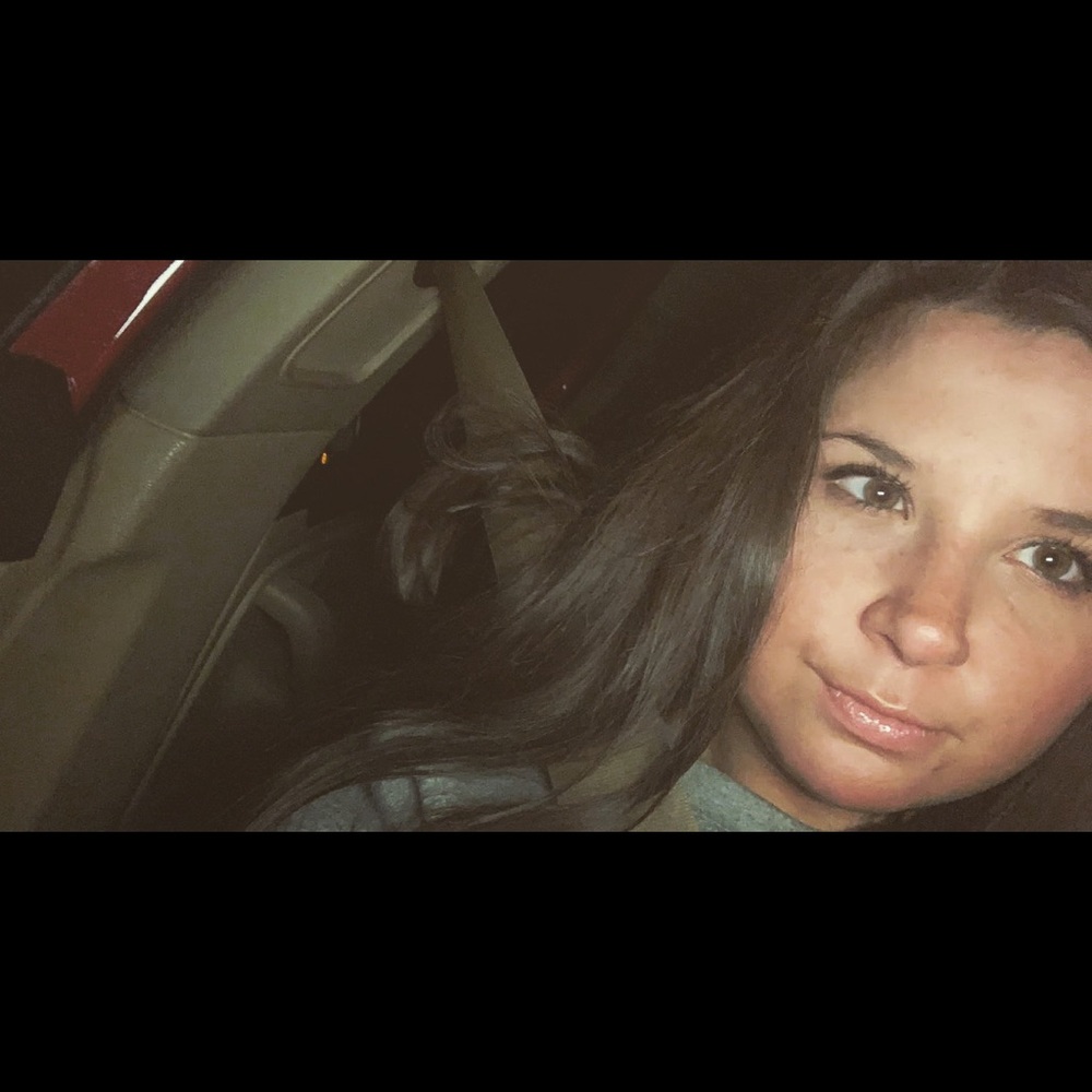 Meet your Posher, Kaylie